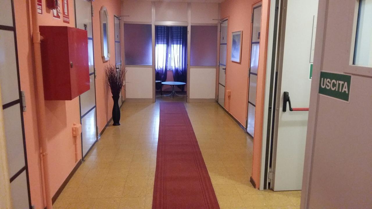 פארמה Hotel Violetta מראה חיצוני תמונה